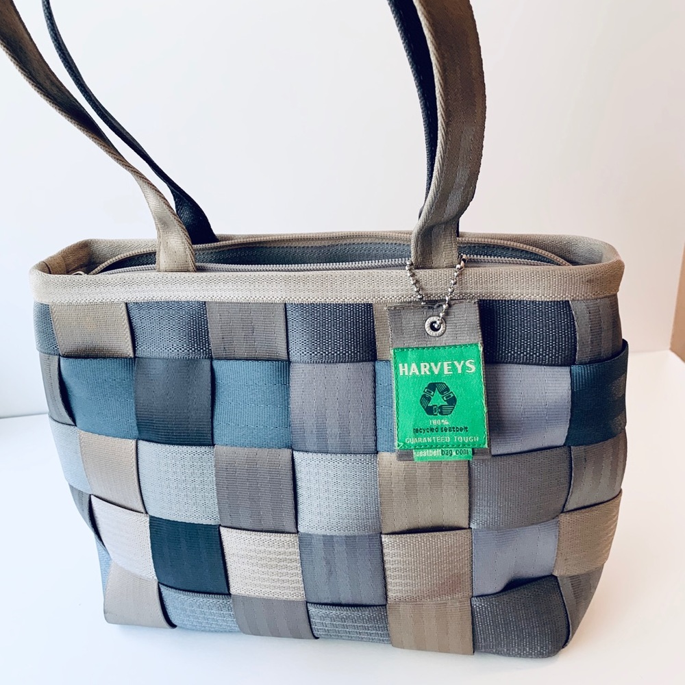 Harvey’s seatbelt bag